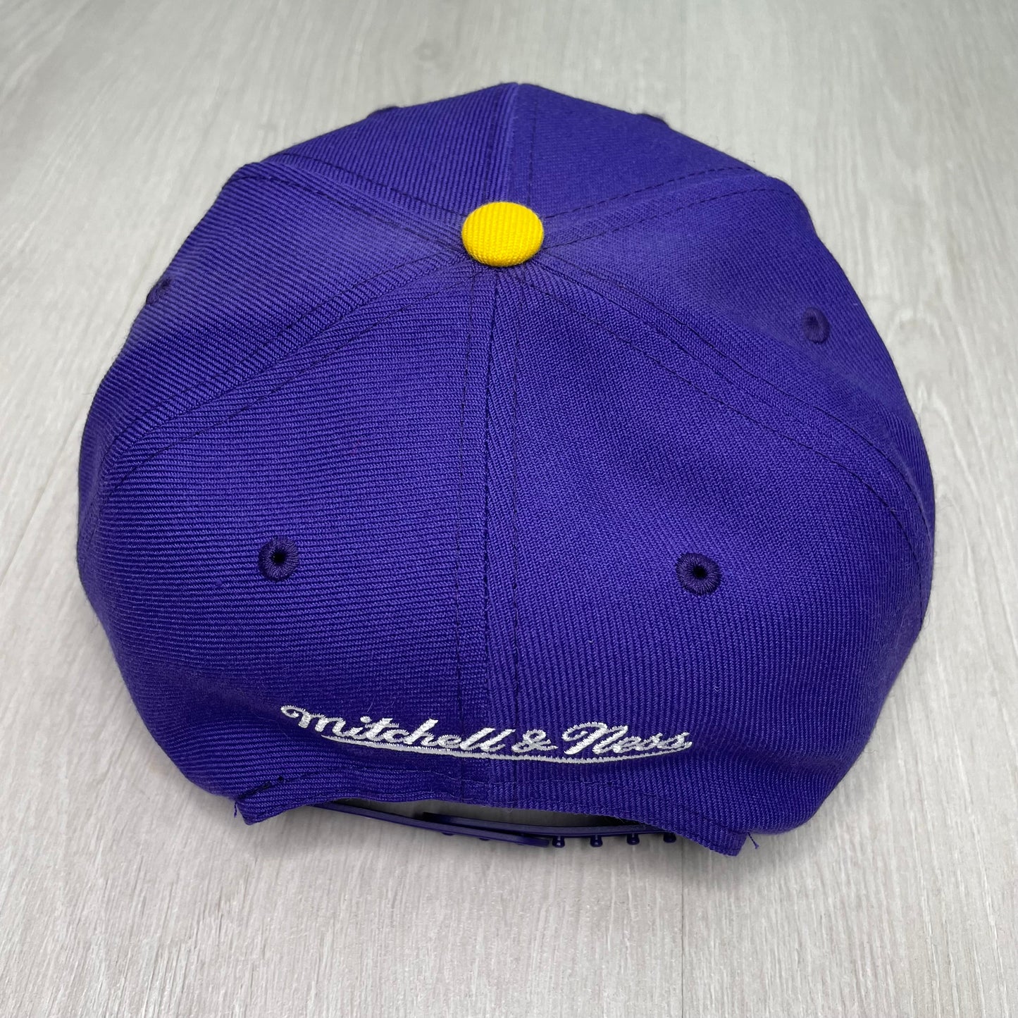 GORRA M&N LAKERS