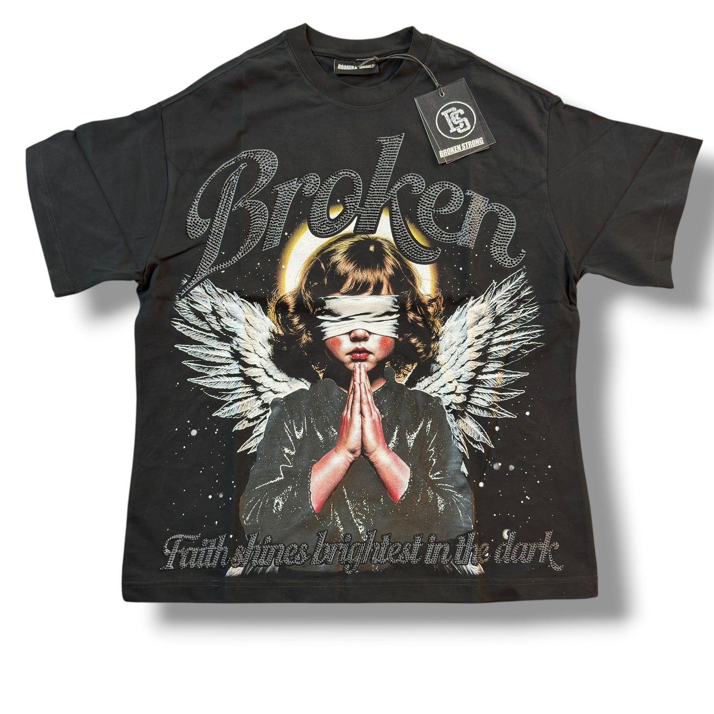 CAMISETA BROKEN STRONG