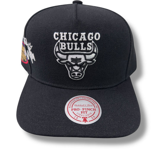 GORRA M&N BULLS