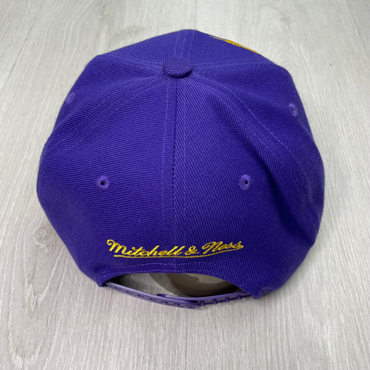 GORRA M&N LAKERS